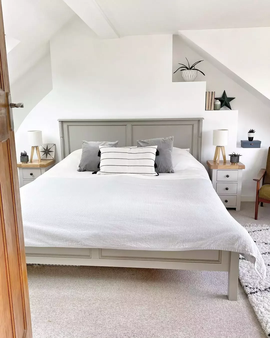 28 Brilliant Ways to Transform Your Low Sloped Ceiling Bedroom 8 Built-In Shelves
