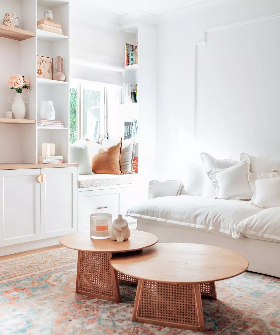14 Creative Ways to Store Your Blankets: Stylish Organization Built-in Cabinets