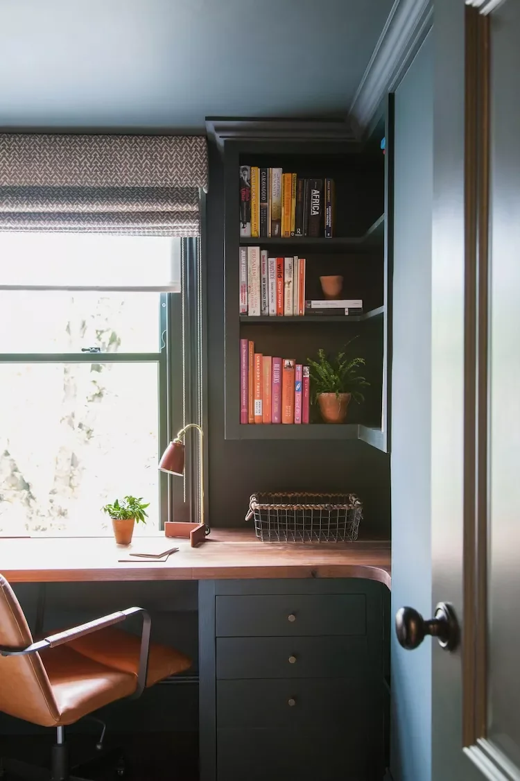 70 Creative Home Office Ideas to Design Your Perfect Workspace Built-in Home Office Desk
