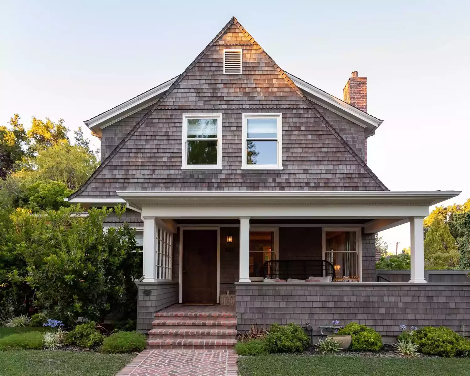 82 Stunning Front Yard Landscaping Ideas to Transform Your Home's Curb Appeal This Spring Bungalow