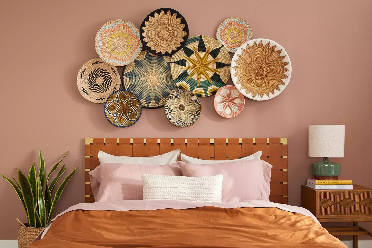 32 Creative Ways to Style Your Bedroom Walls 1 Bust Out the Baskets