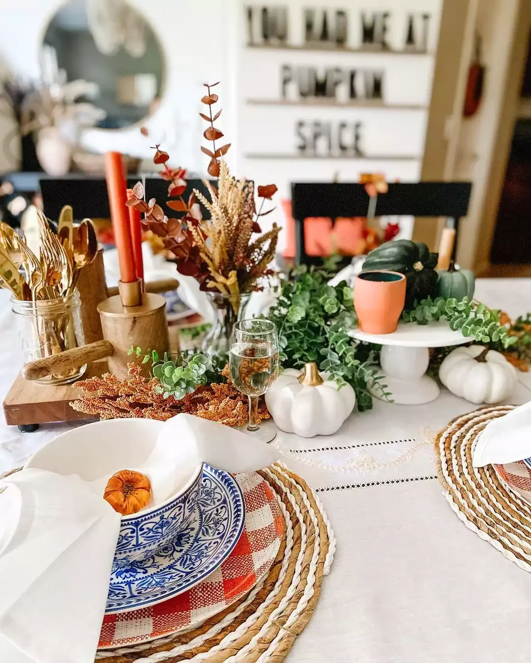 62 Stunning Thanksgiving Table Ideas That Will Wow Your Guests 24 Cake Stand Centerpiece