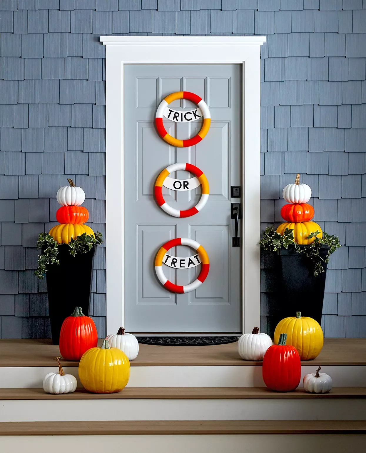 31 Spooky Halloween Front Porch Decorating Ideas for Fall 31 Candy Corn Halloween Porch Decor