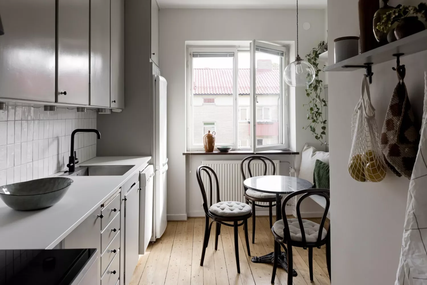 71 Brilliant Small Kitchen Ideas That Maximize Style and Function Carve Out a Dining Area
