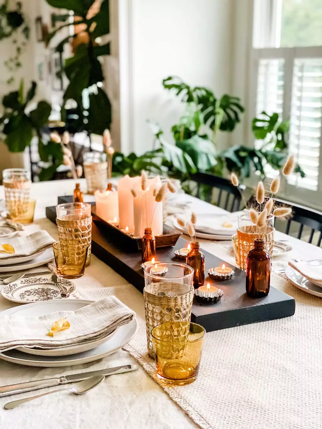 62 Stunning Thanksgiving Table Ideas That Will Wow Your Guests 5 Casual Thanksgiving Table