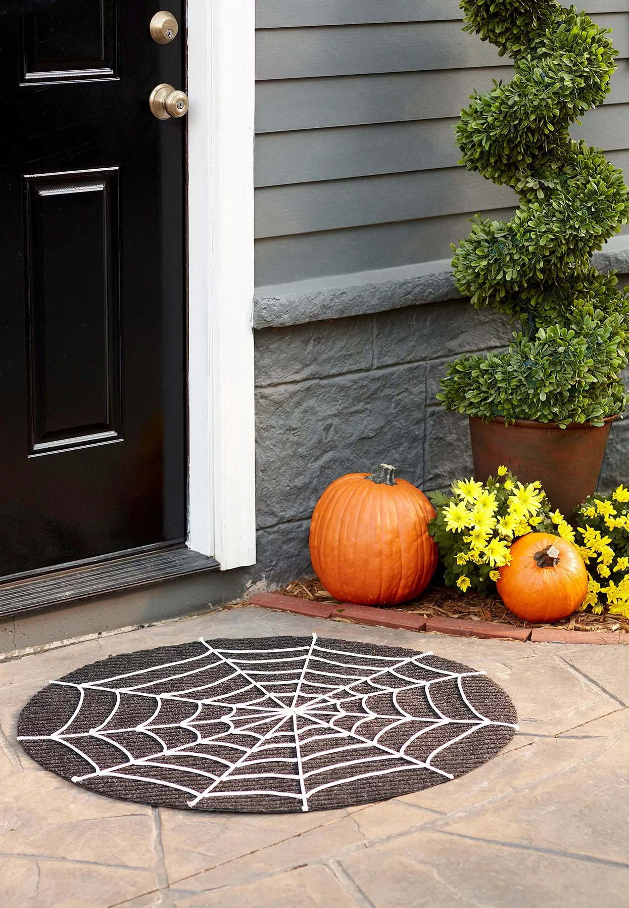 56 Creative DIY Halloween Decorations for Outdoor Spaces 41 Caught in a Web Mat