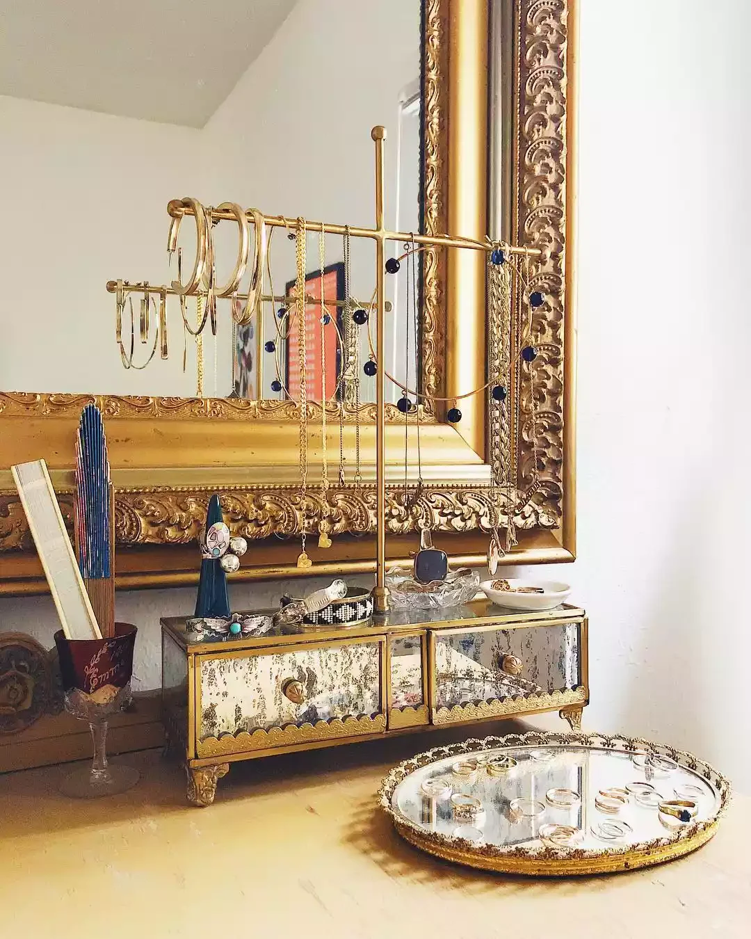 20 Creative Jewelry Organization Ideas That Beautify Your Space Channel a Store Display