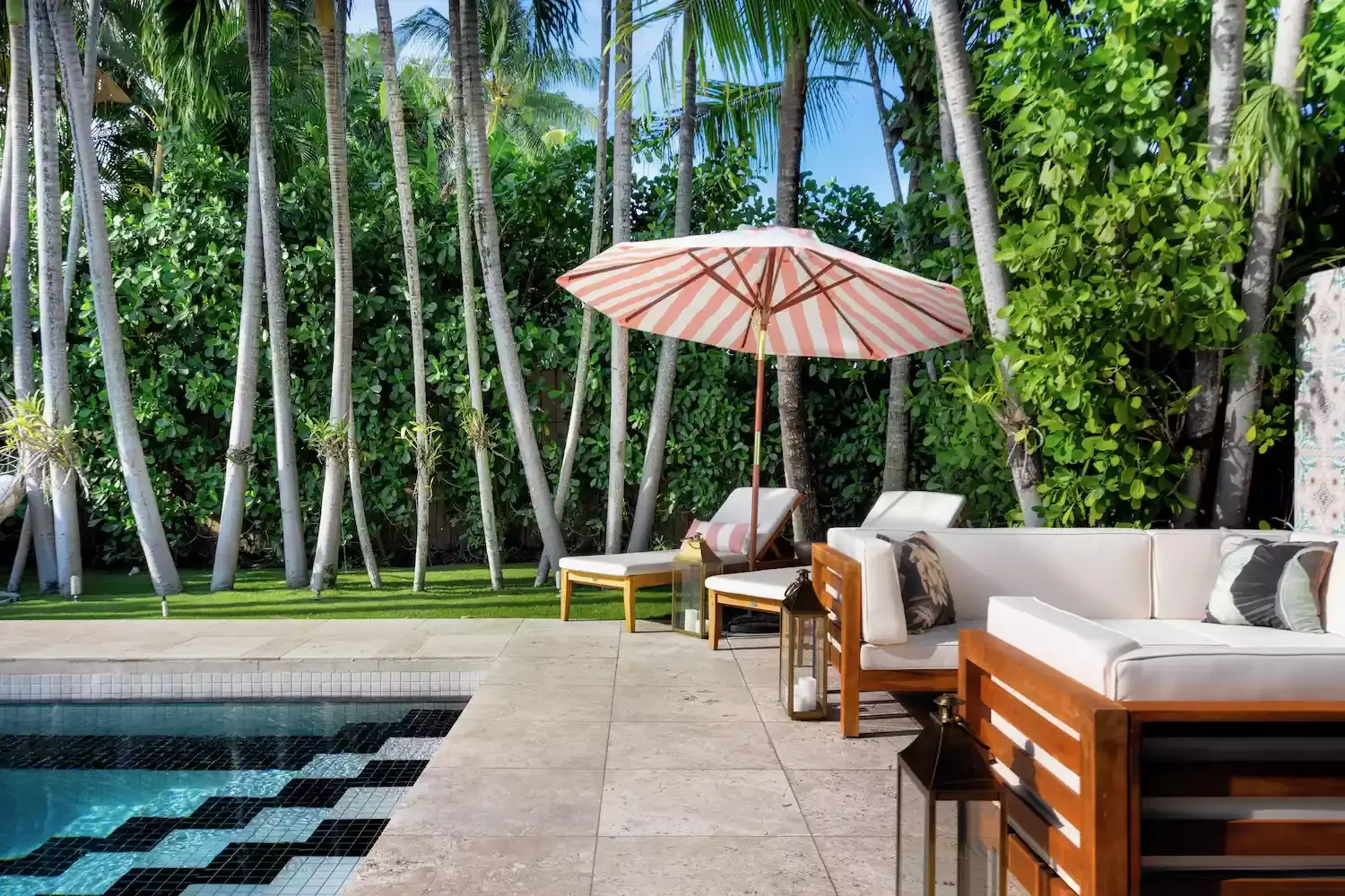 20 Stunning Pool Tile Ideas to Transform Your Swimming Area 3 Checkerboard Pool Tile
