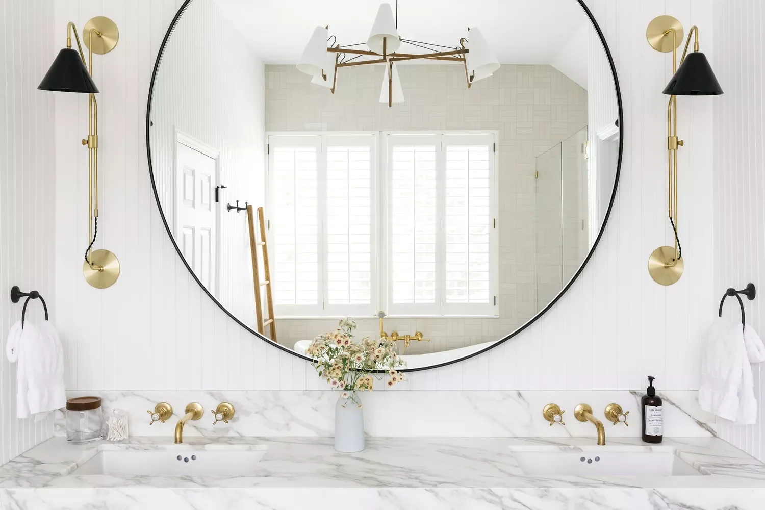35 Stunning Minimalist Bathroom Ideas That Will Transform Your Space 12 Chic Minimalist Bathroom