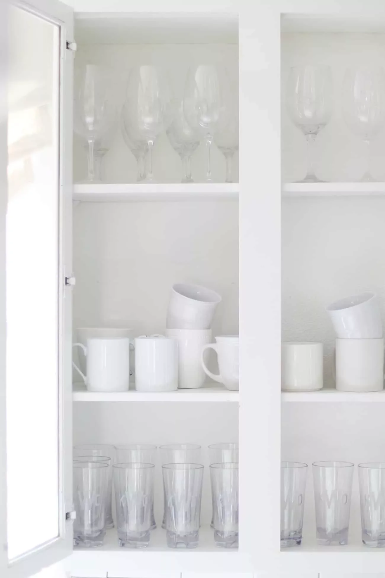 60 Smart Kitchen Cabinet Organization Ideas That Will Transform Your Space Choose All-White Dishware