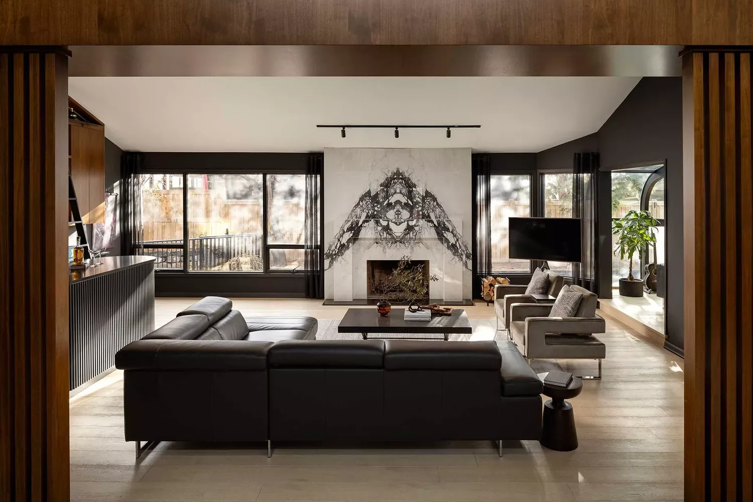 41 Stunning Black Sofa Living Room Ideas That Will Transform Your Space 9 Choose Black Leather