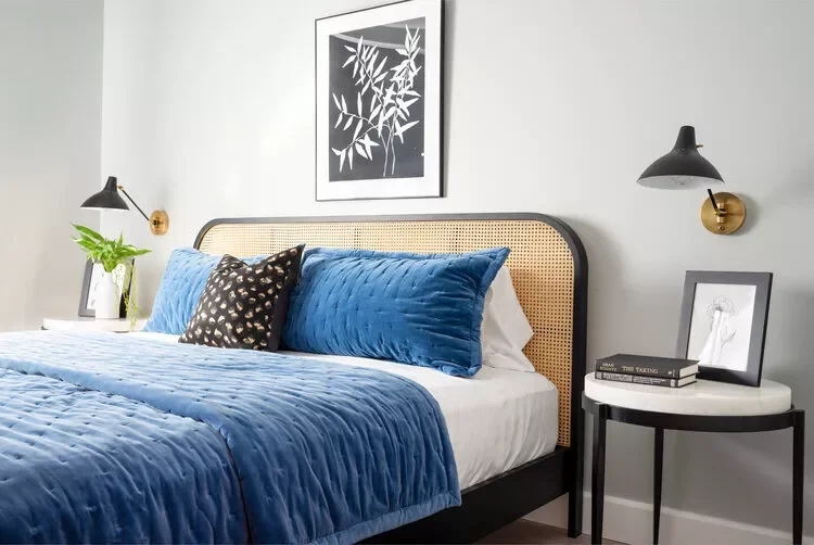 25 Stunning Navy Blue Bedroom Ideas That Will Transform Your Space 13 Choose Blue Velvet Bedding