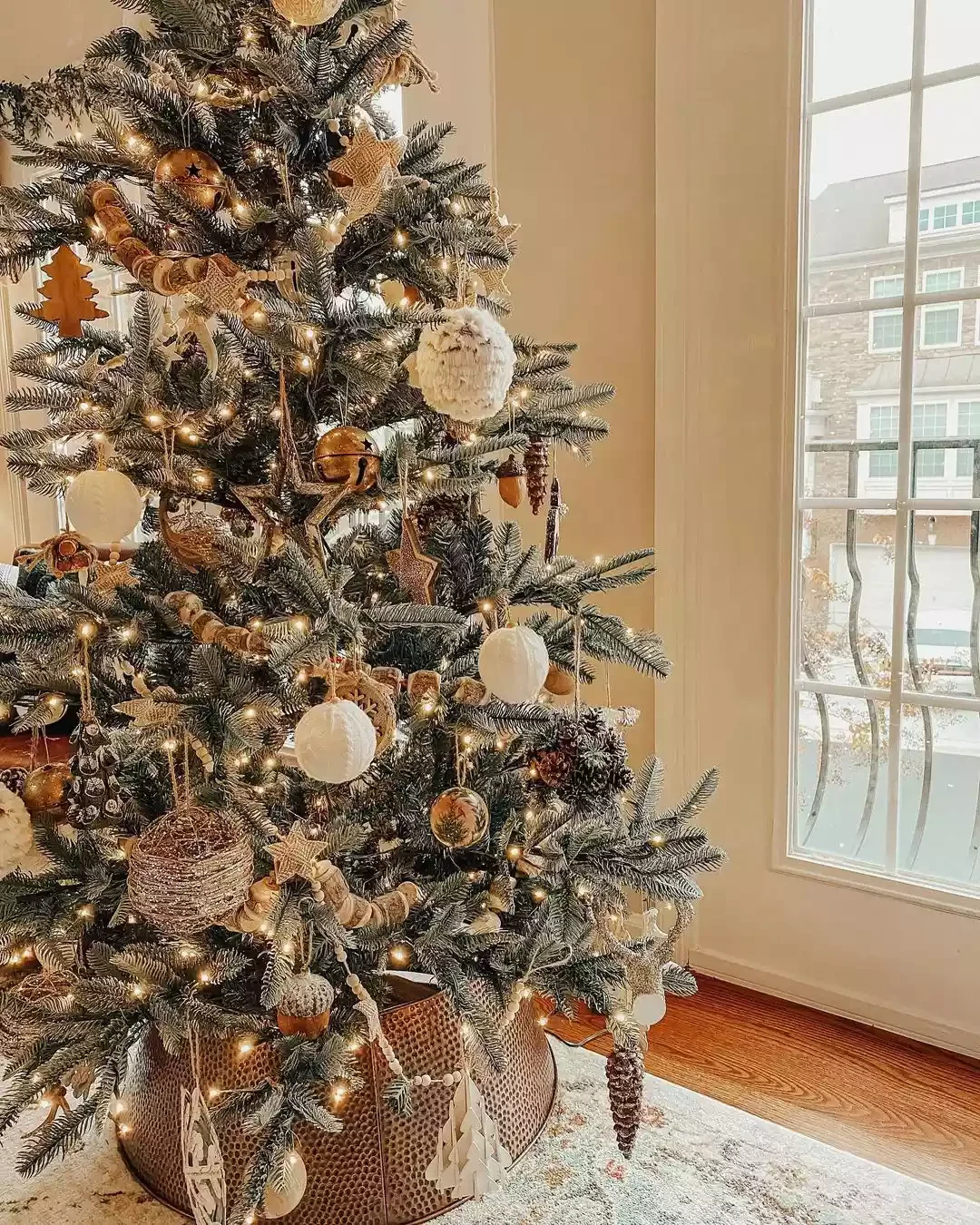 115 Stunning Christmas Decorating Ideas to Transform Your Home This Holiday Season Choose Bronze Tones