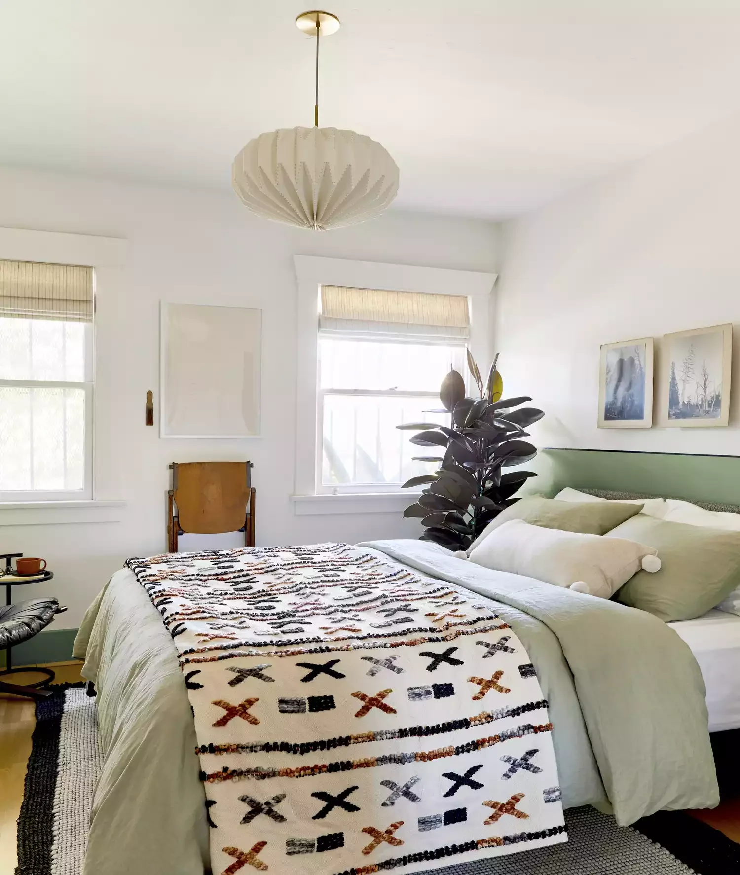 35 Creative Apartment Bedroom Ideas to Transform Your Small Space 8 Choose Decor Carefully