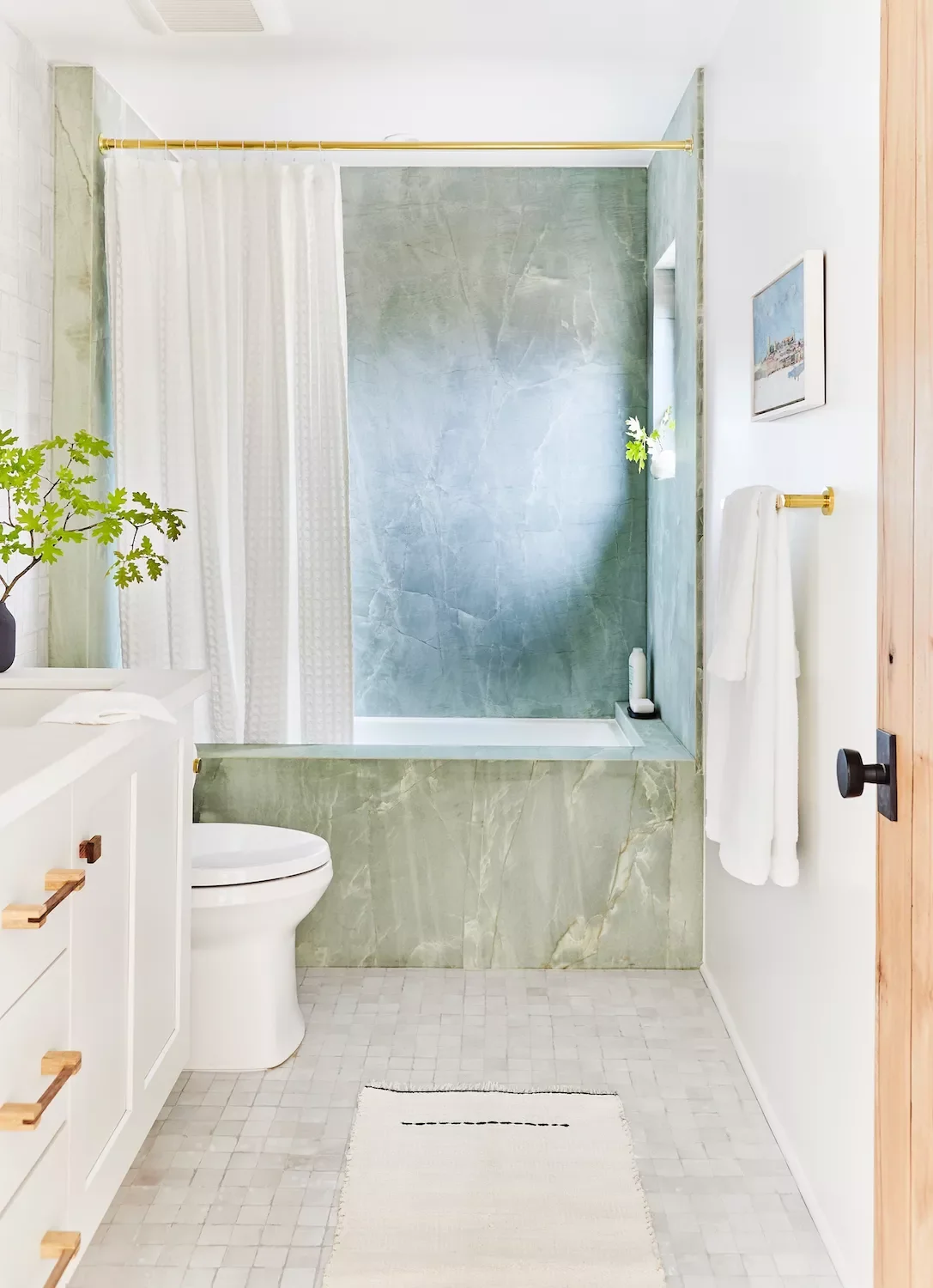 26 Beautiful Bathtub Tile Ideas That'll Transform Your Shower-Tub Into a Designer Masterpiece 9 Choose Dramatic Stone Tiles