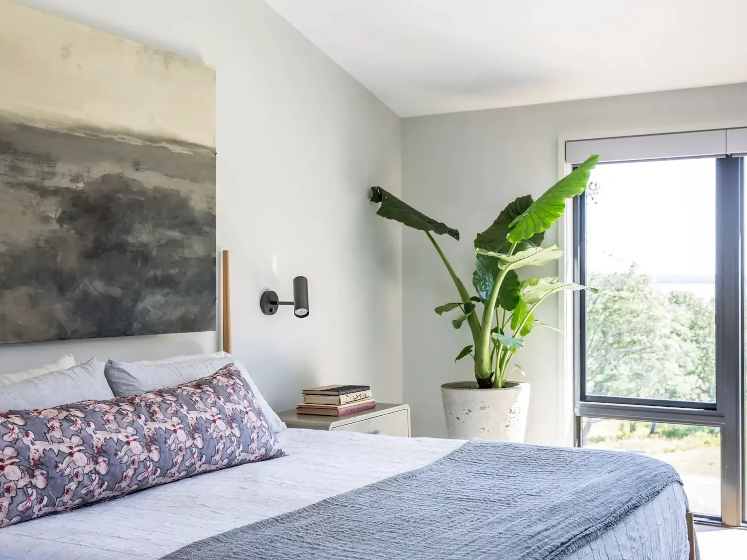 55 Stunning Blue Bedroom Ideas to Transform Your Space Into a Peaceful Haven 47 Choose Faded Blues