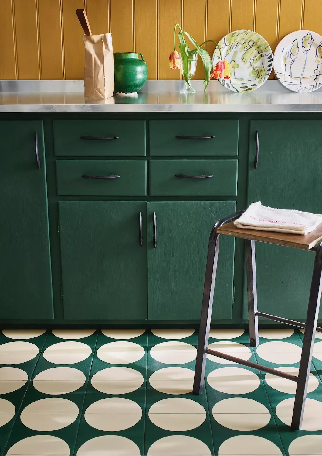 39 Green Kitchen Design Ideas That Never Go Out of Style Choose Green Kitchen Floors