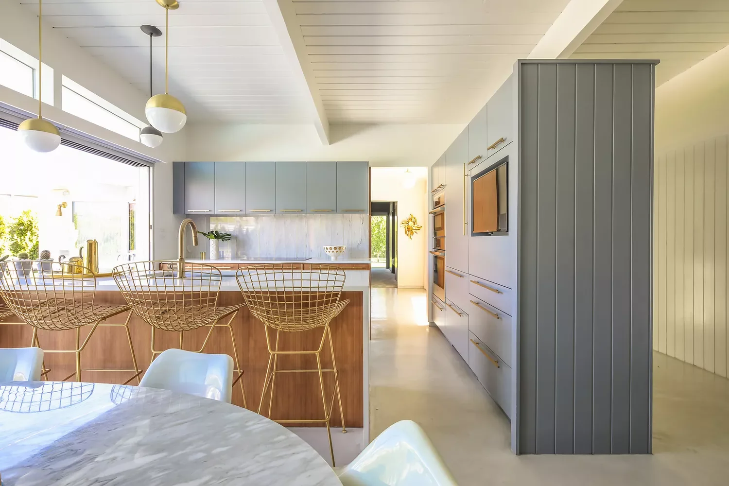 43 Stunning Midcentury Modern Kitchen Ideas to Transform Your Space 19 Choose Integrated Appliances