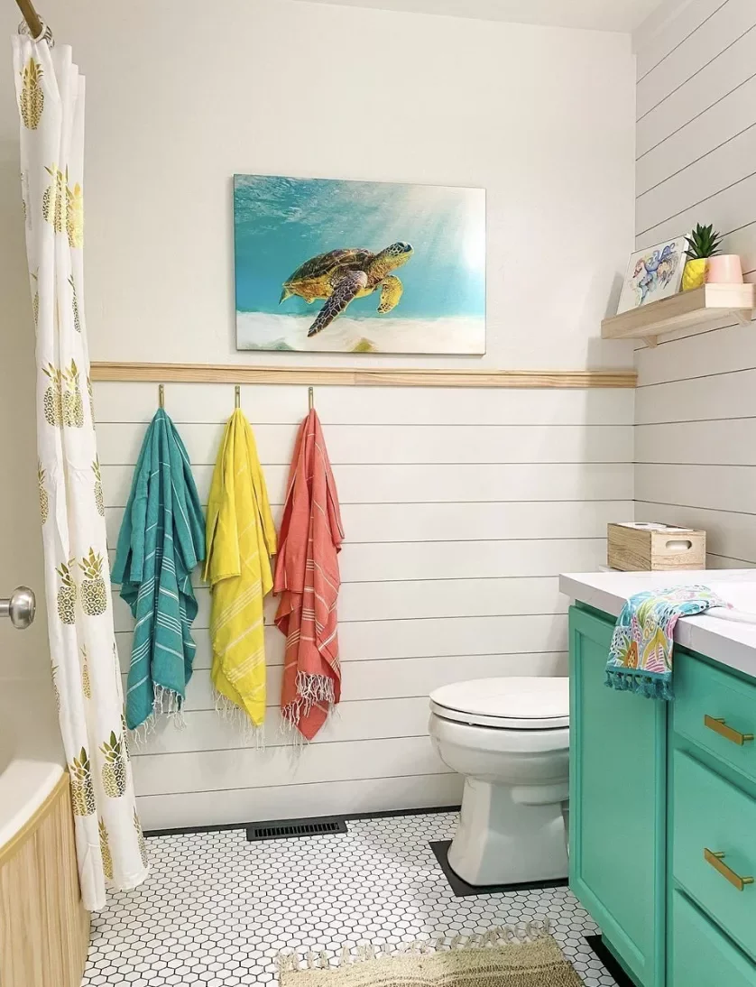 30 Beach-Inspired Bathroom Ideas That Bring Coastal Vibes Home 8 Choose Jute