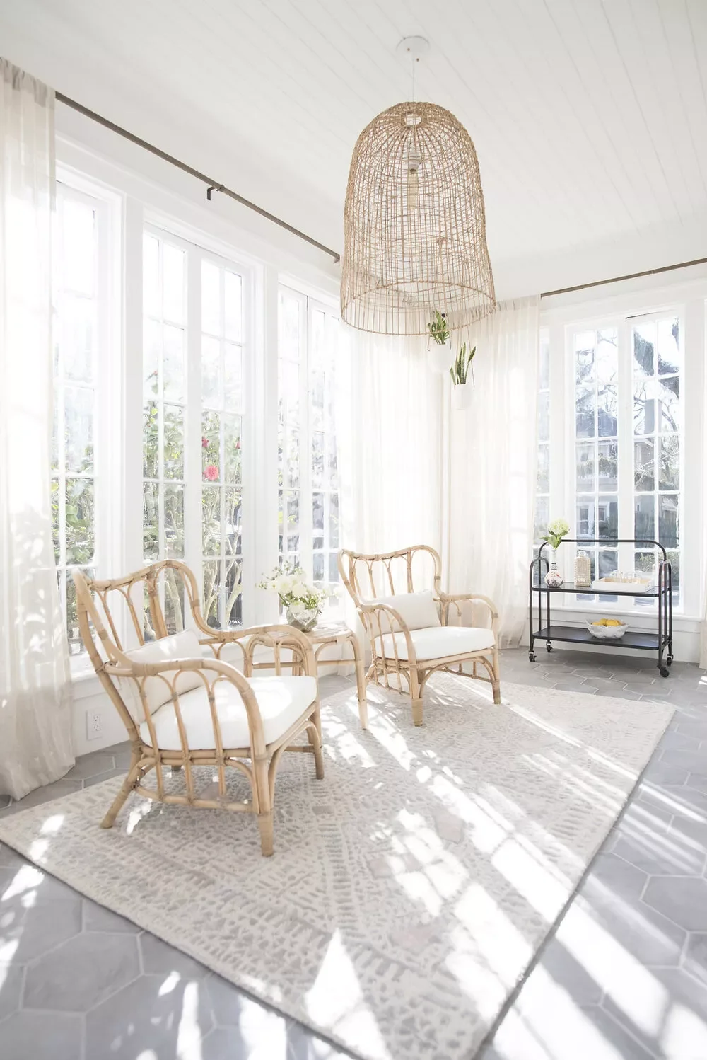 50 Stunning Sunroom Ideas That Transform Your Home Into a Light-Filled Paradise 33 Choose Lightweight Furniture