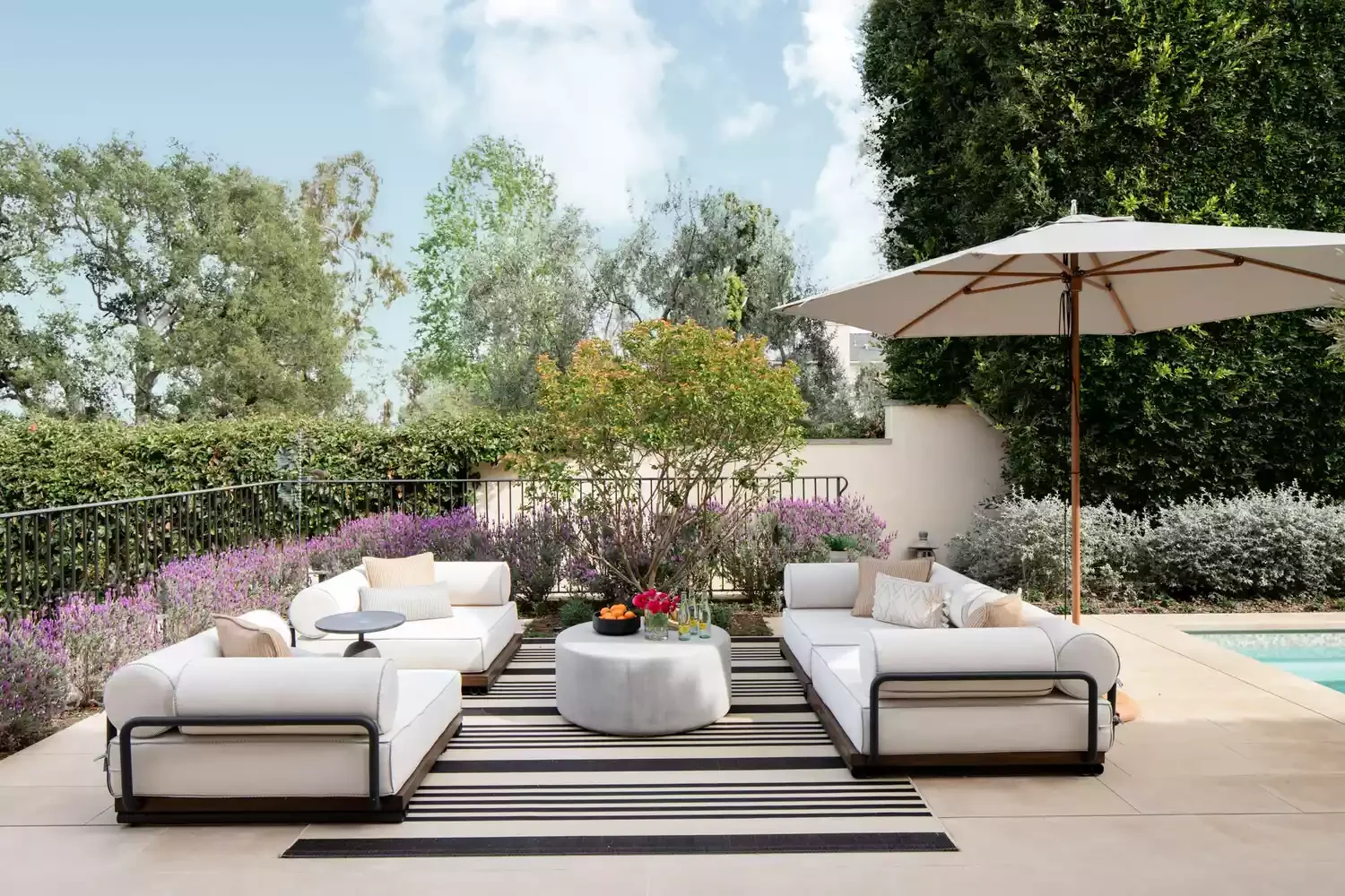 39 Contemporary Backyard Designs That Will Transform Your Outdoor Living Space 7 Choose Low-Seated Sofas