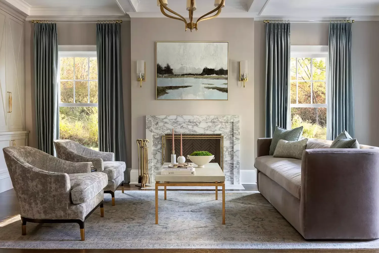 25 Brilliant Ways to Master Transitional Living Room Design 7 Choose Neutral Artwork
