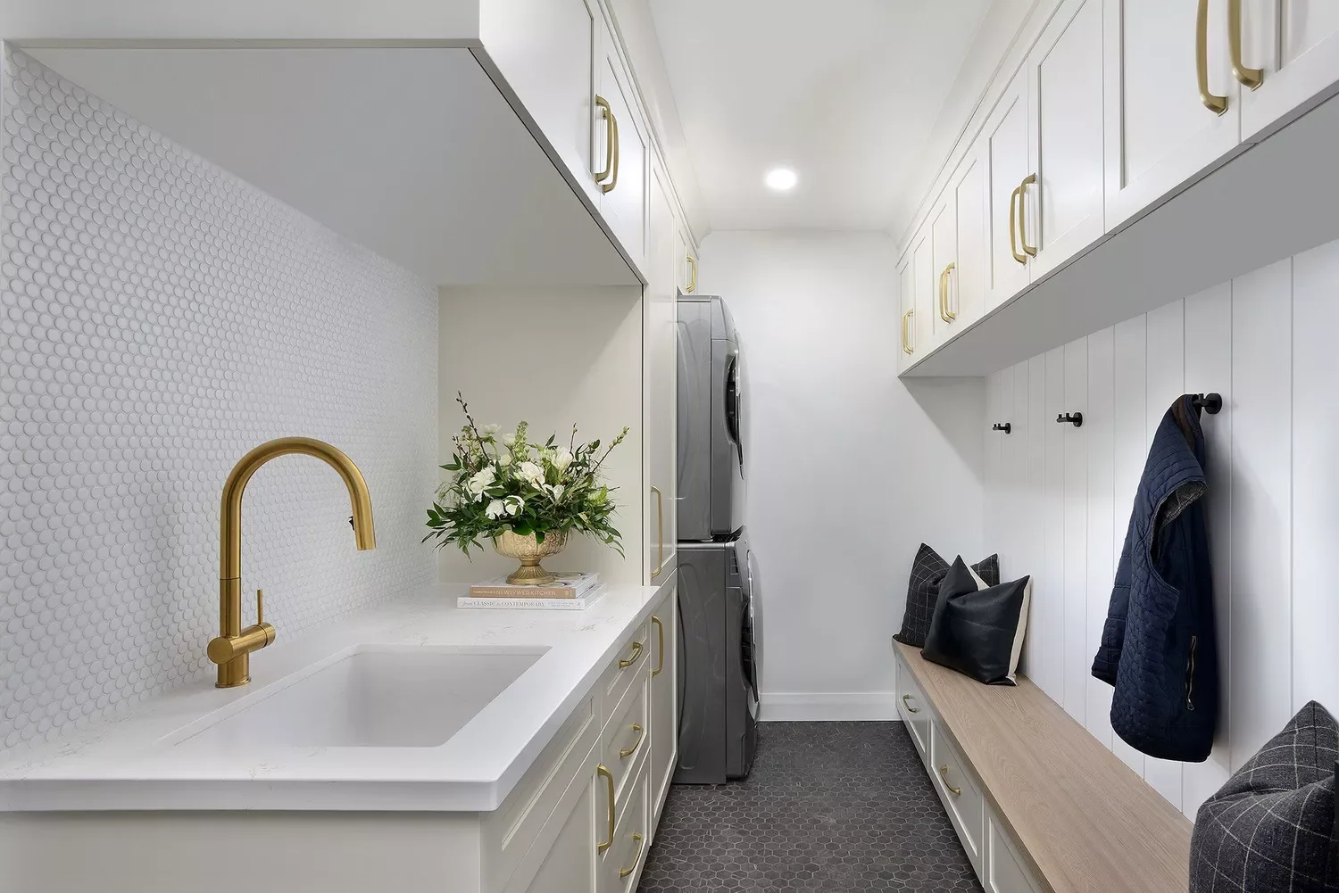35 Stylish Mudroom and Laundry Room Combination Ideas That Maximize Space Choose Sides