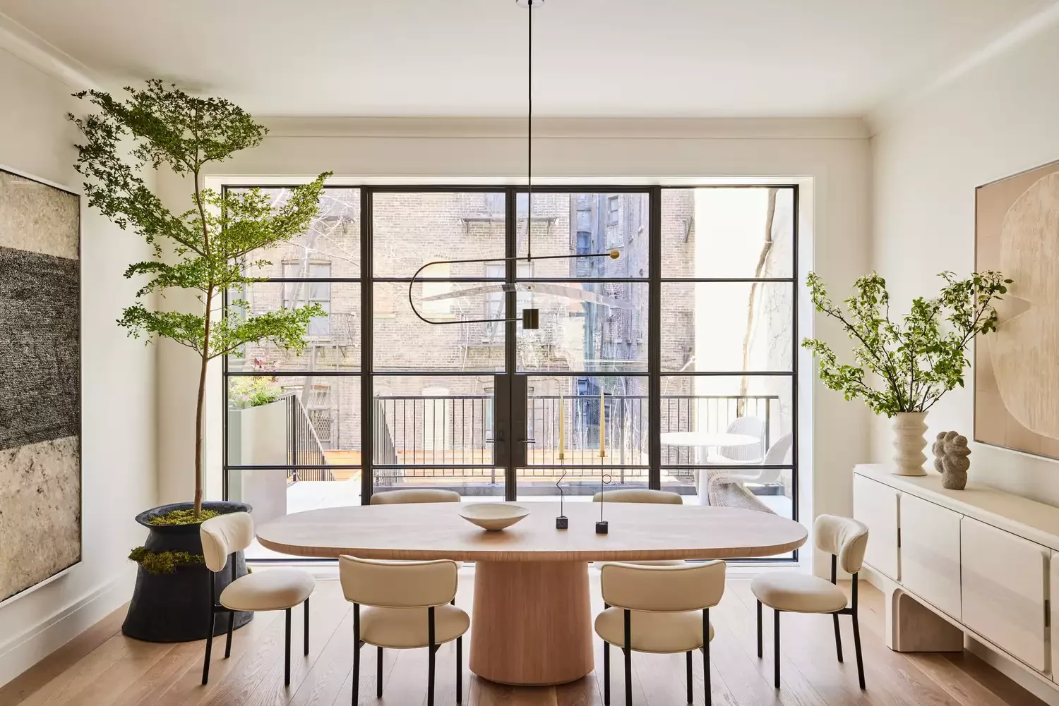 98 Stunning Dining Room Ideas to Transform Your Entertainment Space Choose Warm Beige Tones