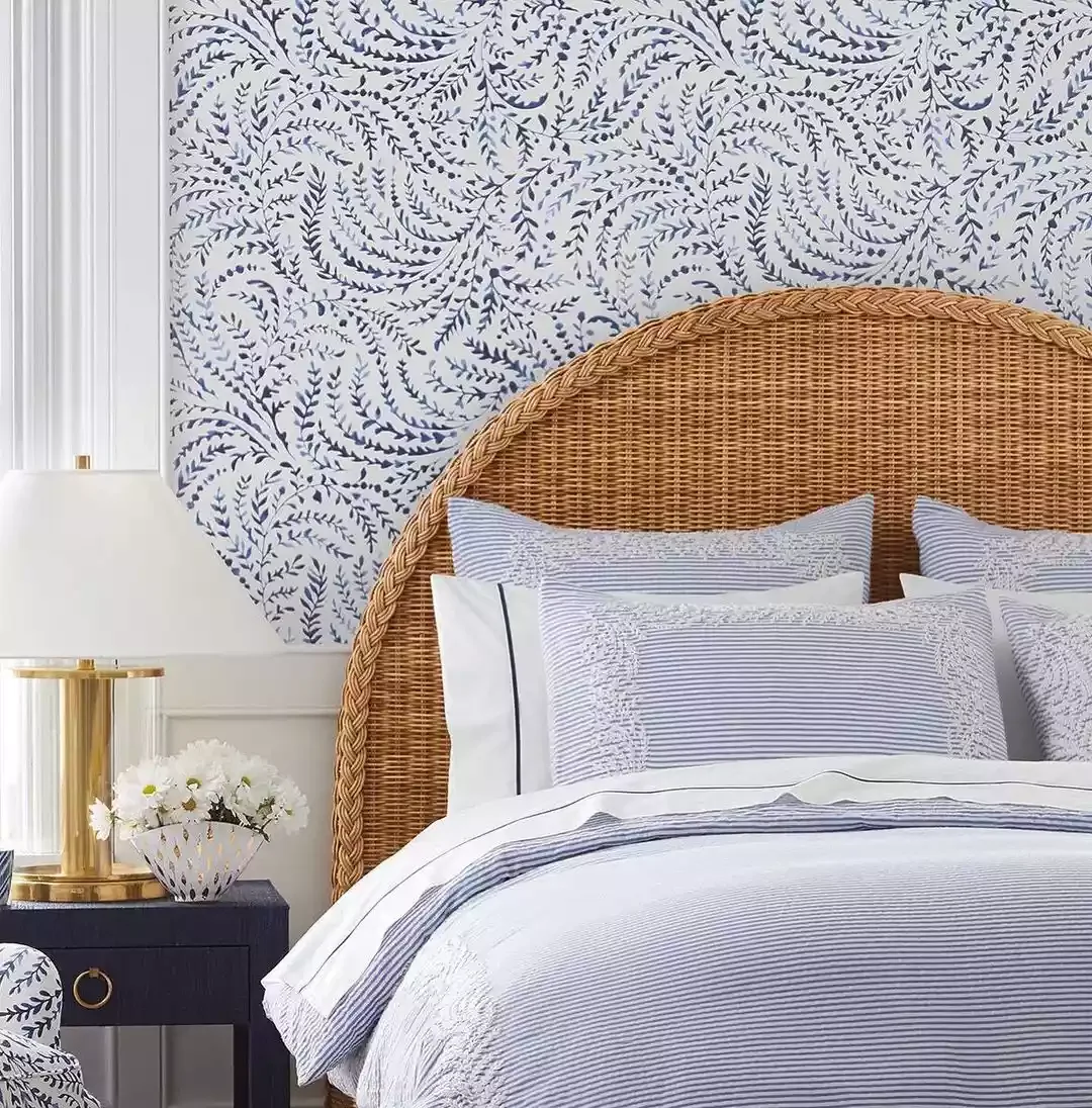 25 Stunning Navy Blue Bedroom Ideas That Will Transform Your Space 15 Choose White With Navy Accents