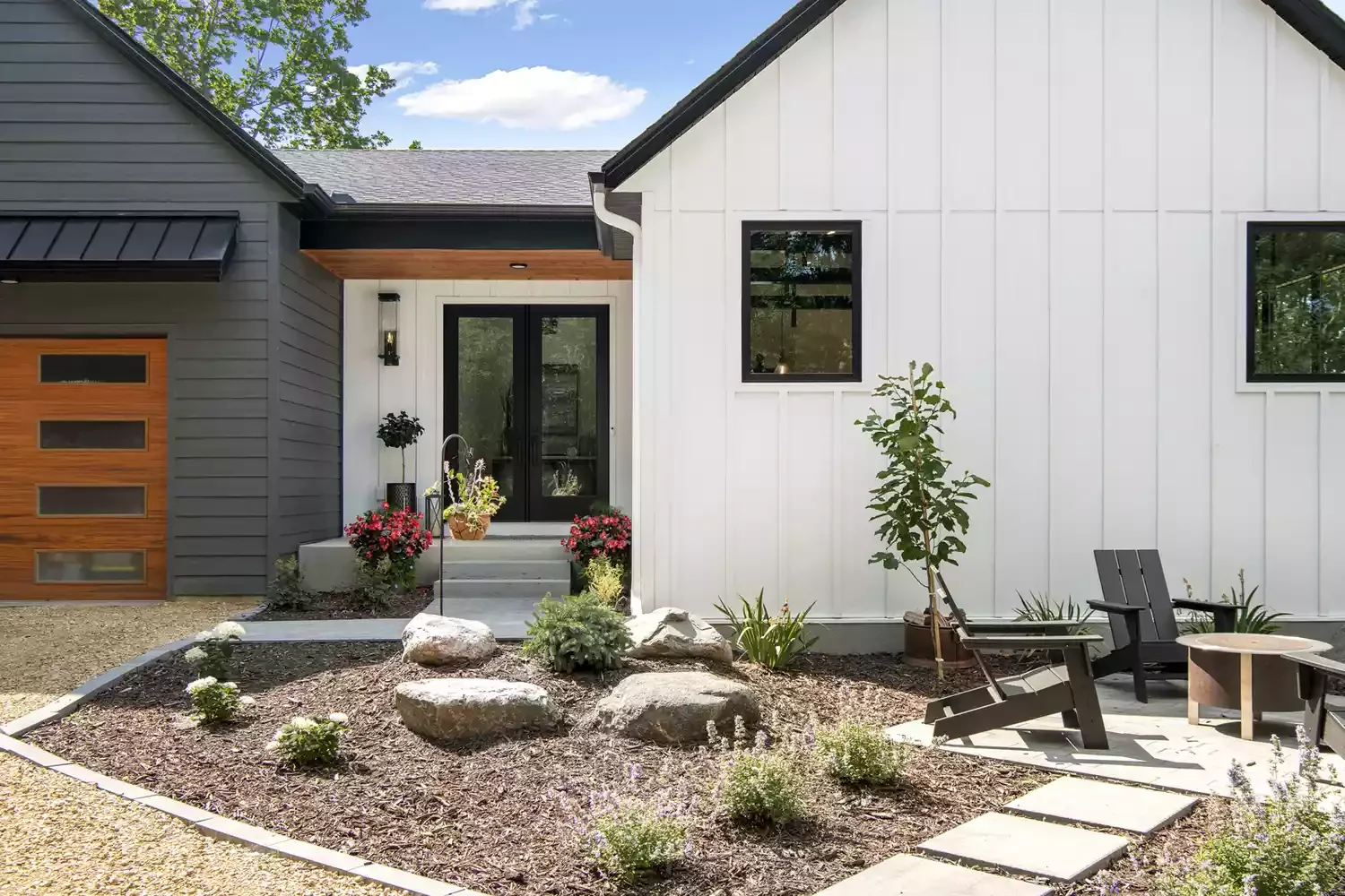 34 Stunning Front Yard Flower Bed Ideas That Will Transform Your Curb Appeal 24 Choose a Low-Maintenance Rock Garden