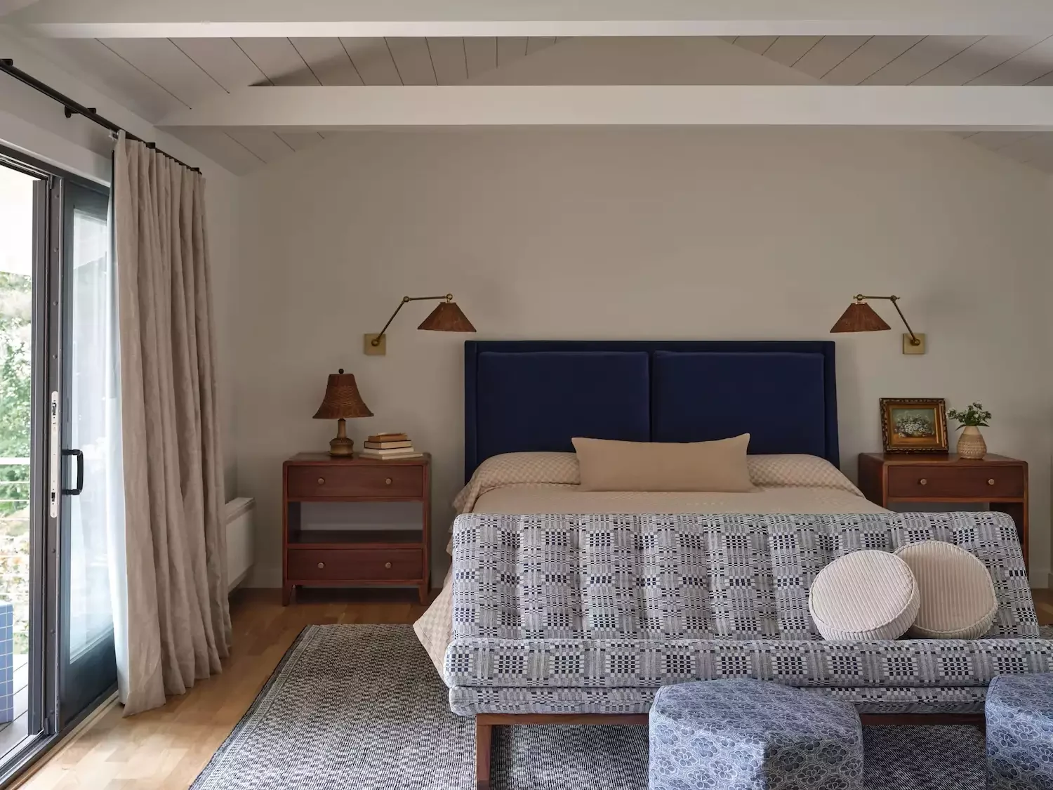 55 Stunning Blue Bedroom Ideas to Transform Your Space Into a Peaceful Haven 4 Choose a Navy Headboard