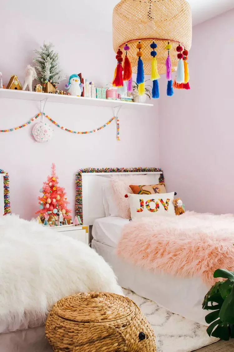 32 Christmas Bedroom Decor Ideas That Make Mornings Magical Choose a Pink Palette