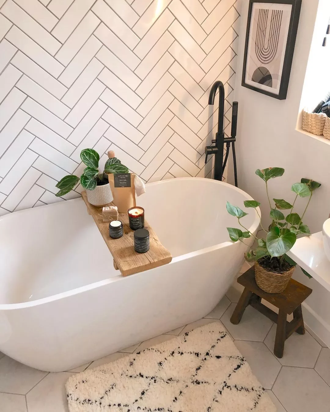 23 Brilliant Bathroom Rug Ideas That Will Transform Your Space 4 Choose a Plush Mat