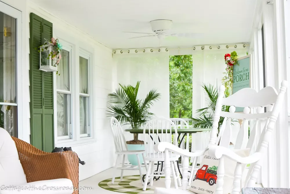 62 Stunning Screen Porch Ideas to Create the Perfect Indoor-Outdoor Retreat Choose a Screen Porch Theme