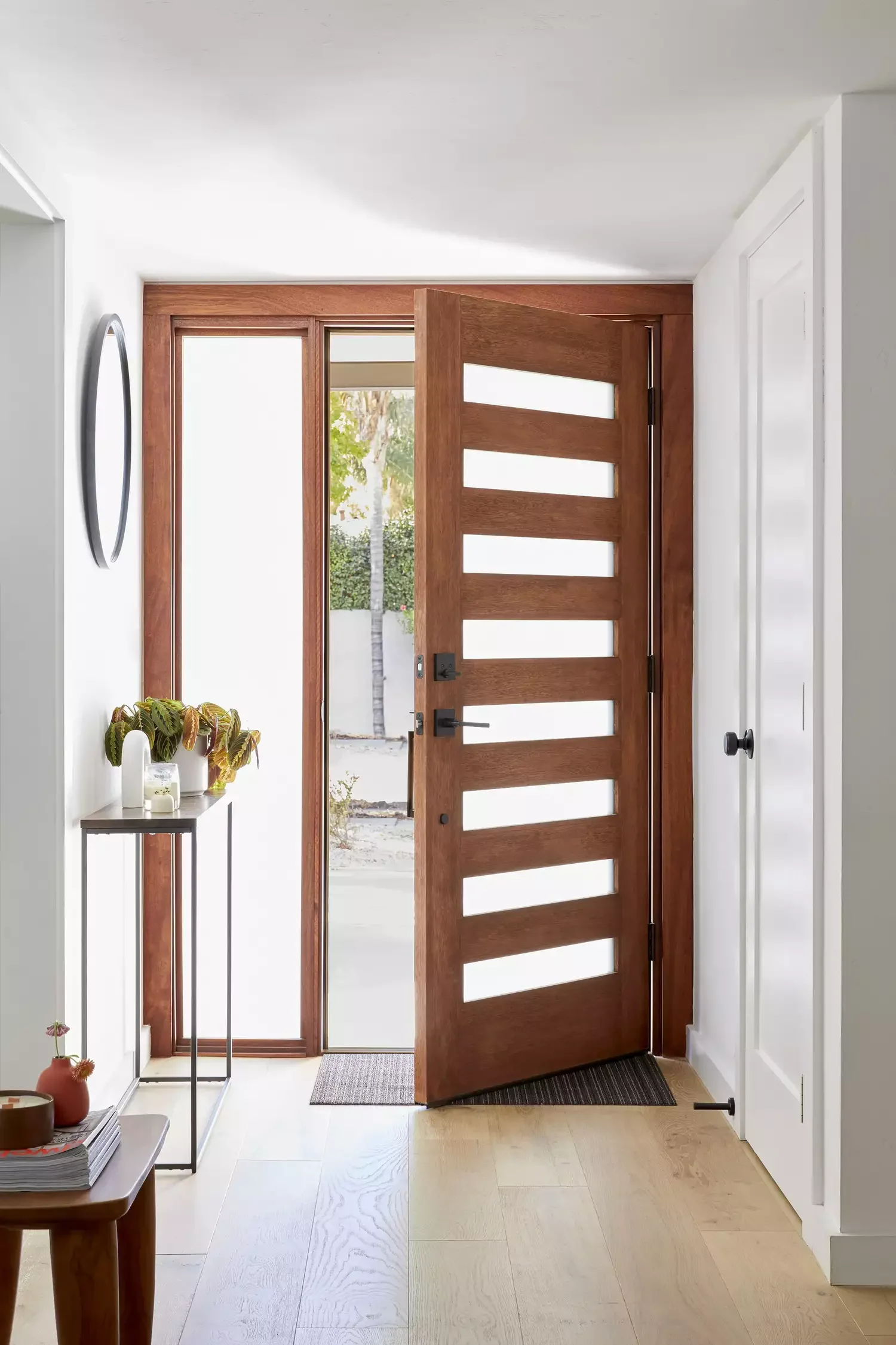 21 Contemporary Window Trim Designs That Transform Your Home 22 Choose a Side