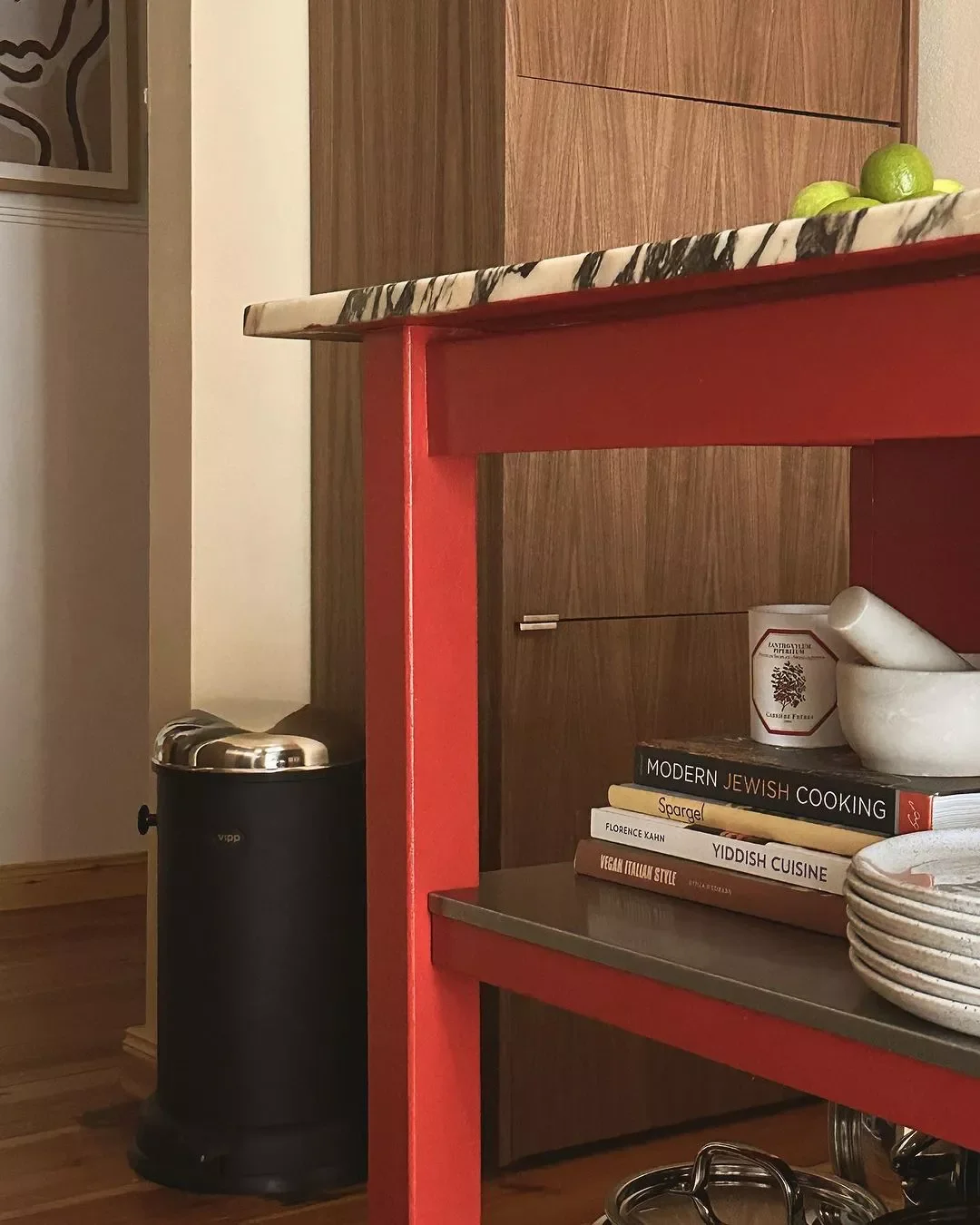 52 Creative Apartment Kitchen Ideas That Keep Your Security Deposit Safe 17 Choose a Stylish Trash Can