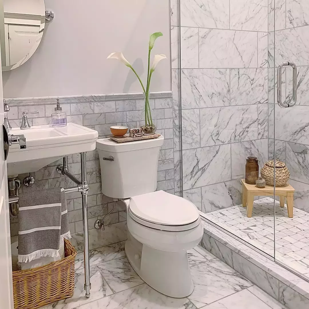 25 Chair Rail Designs That Transform Any Room Into Something Special 21 Choose a Tile Chair Rail