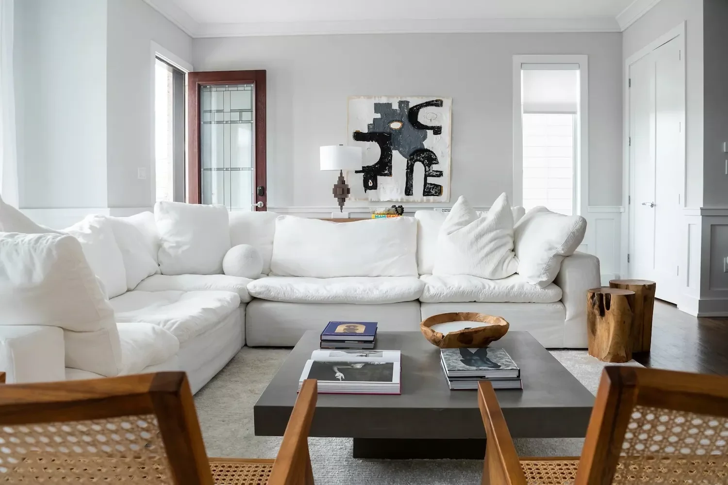 25 Beautiful Minimalist Home Decor Ideas That Transform Your Space 23 Choose an Anchor Piece
