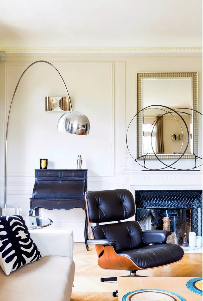 21 Brilliant Ways to Seamlessly Integrate a Workspace into Your Living Room 17 Choose an Antique