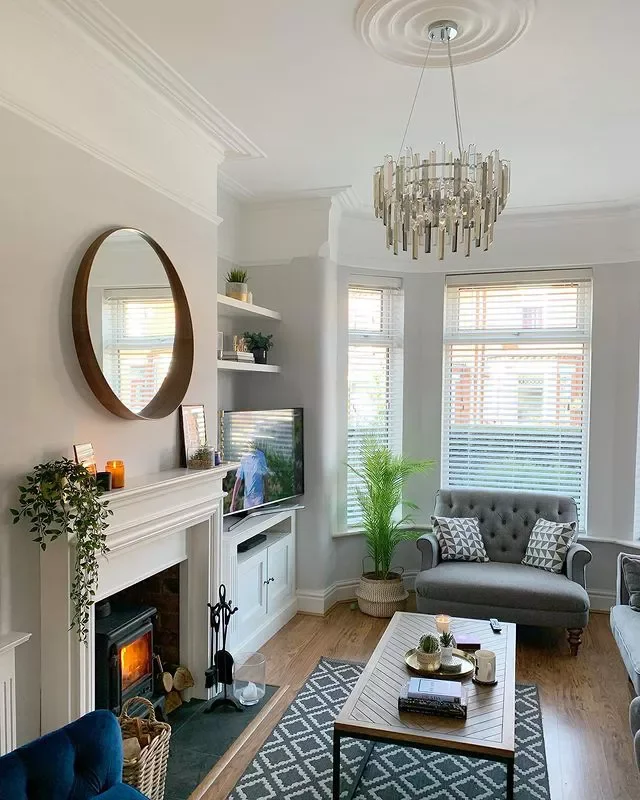 21 Stunning Bay Window Ideas That Will Transform Your Living Room 2 Choose an Oversized Seat