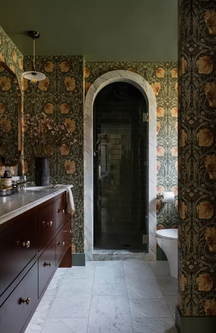 30 Bathroom Wall Decor Ideas That Refresh Your Space This Year Chose a Heritage Pattern