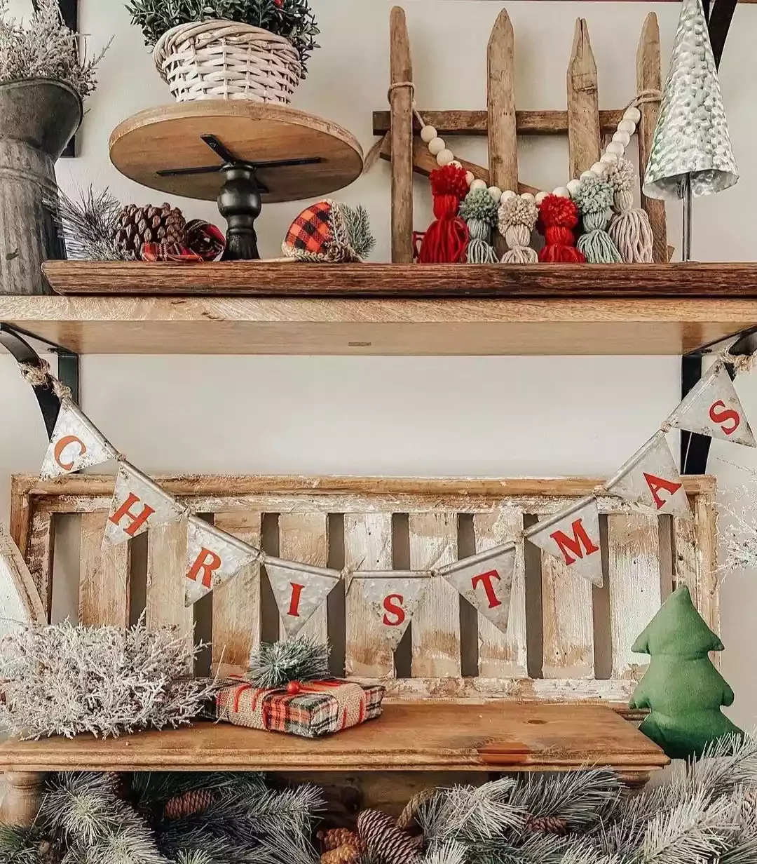 32 Stunning Christmas Wall Decorating Ideas to Transform Your Home Into a Holiday Haven 29 Christmas Banner