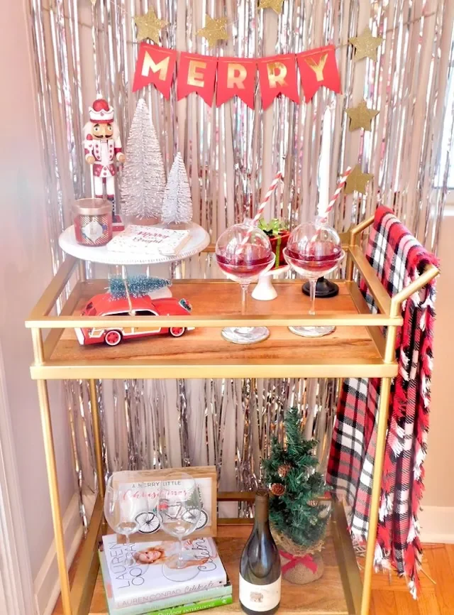 32 Stunning Christmas Wall Decorating Ideas to Transform Your Home Into a Holiday Haven 27 Christmas Happy Hour Wall Decor