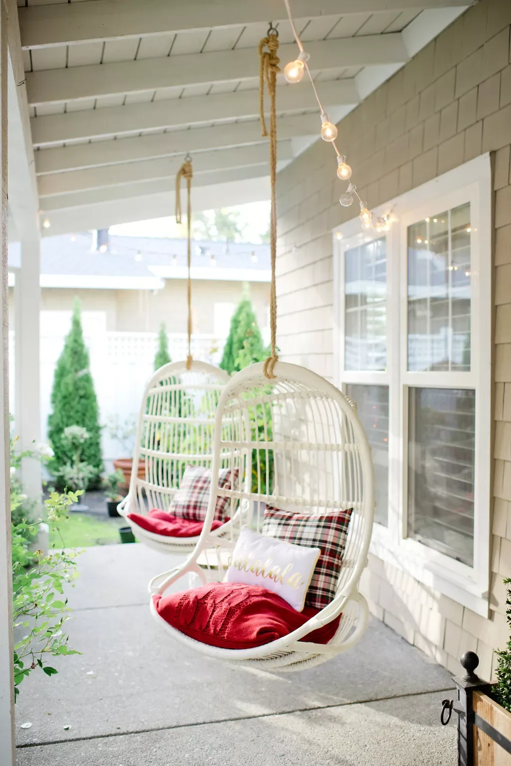 68 Christmas Front Porch Ideas That Make Your Home the Envy Christmas Plaid