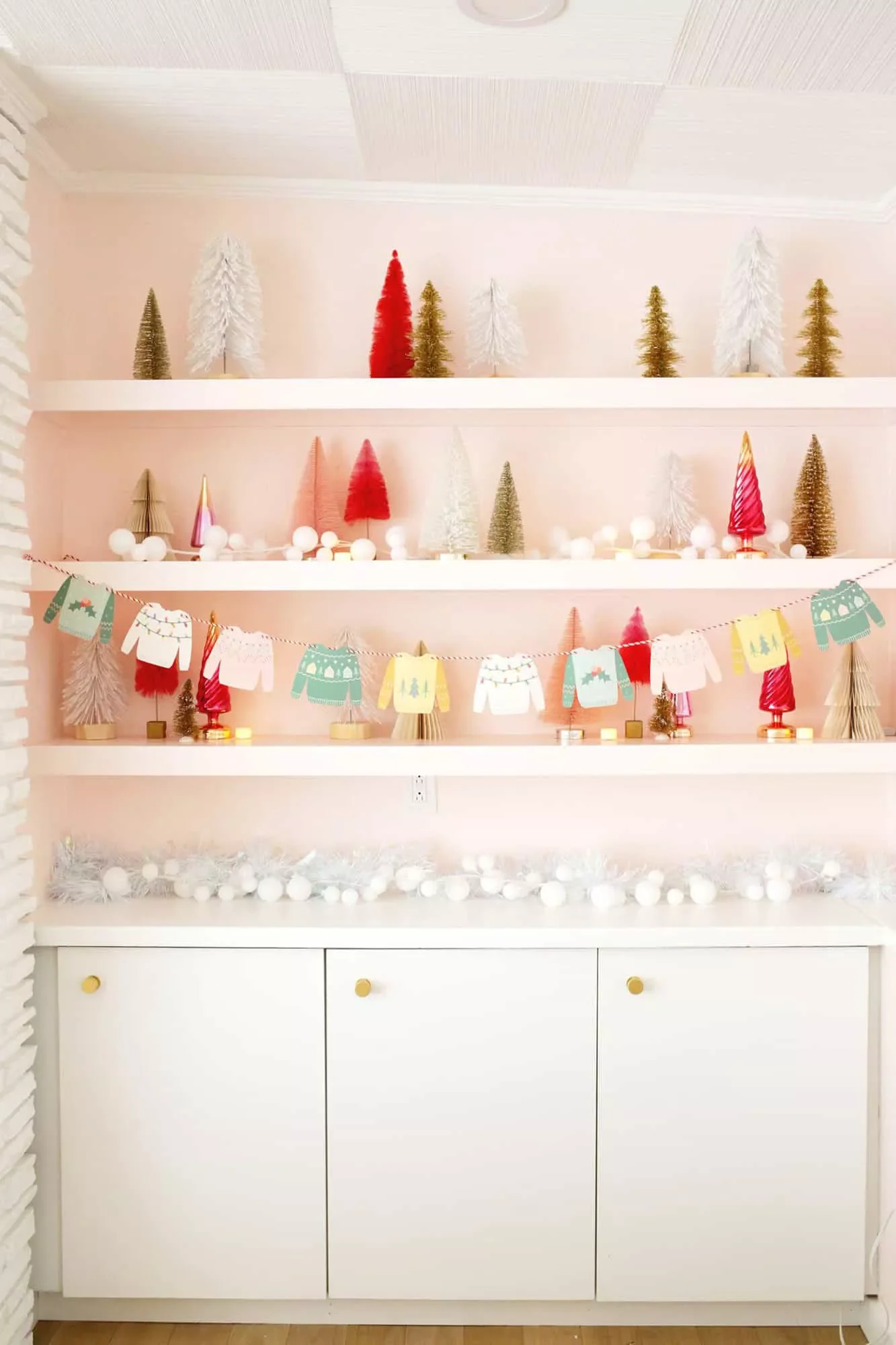 61 Stunning DIY Christmas Garland Ideas to Transform Your Holiday Decor 55 Christmas Sweater Garland
