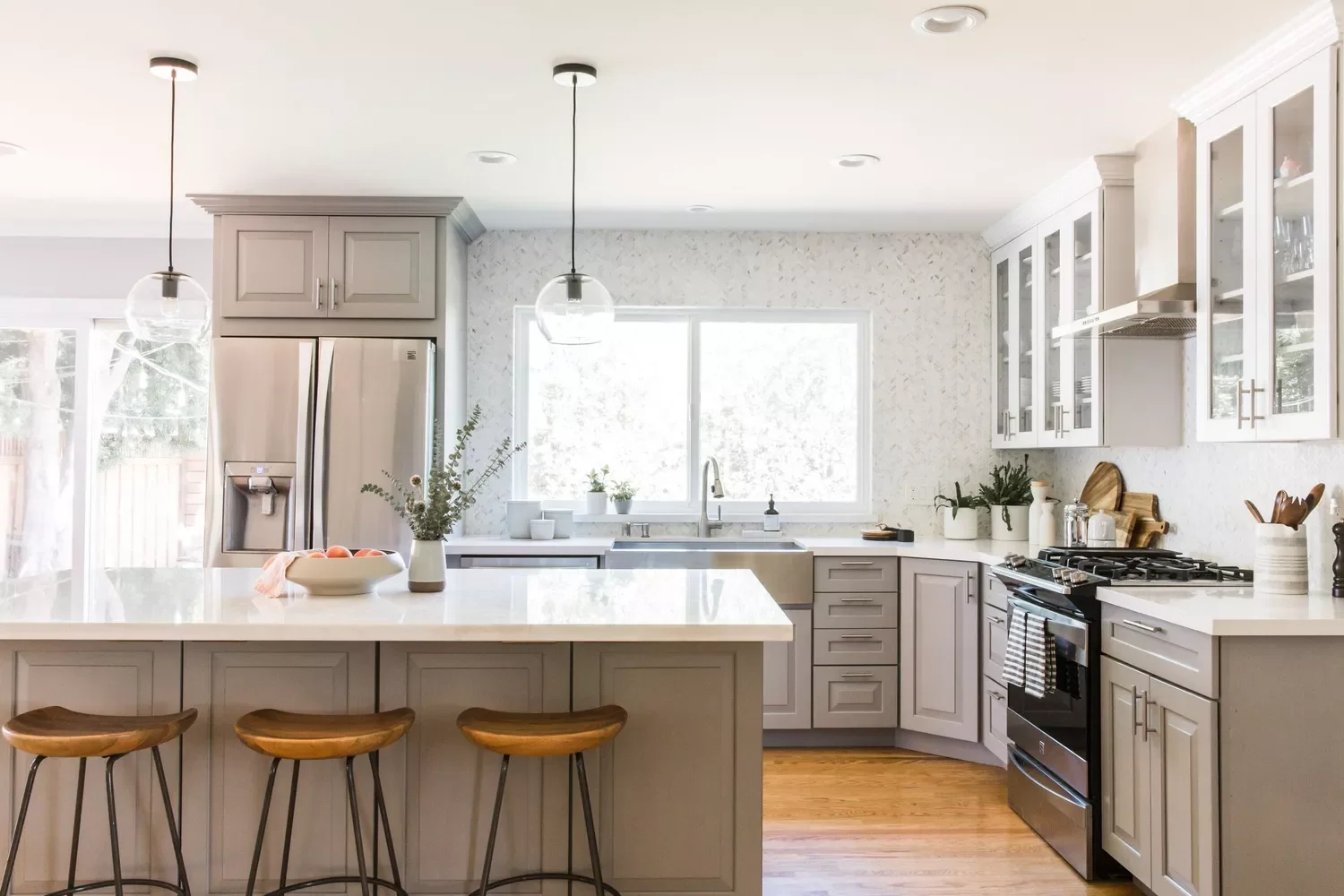 64 Stunning Kitchen Cabinet Ideas to Transform Your Space Chrome Bar Pulls