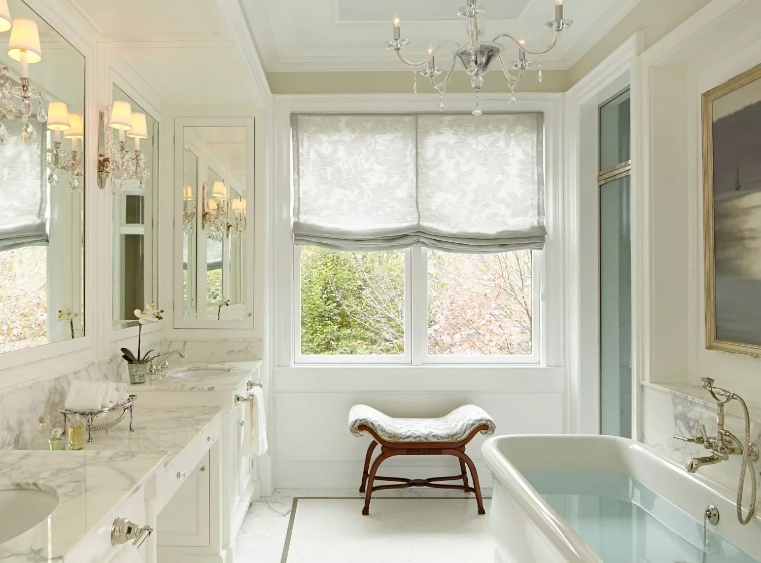 50 Luxurious Bathroom Ideas to Create Your Perfect Self-Care Sanctuary 2 Classic Elegance