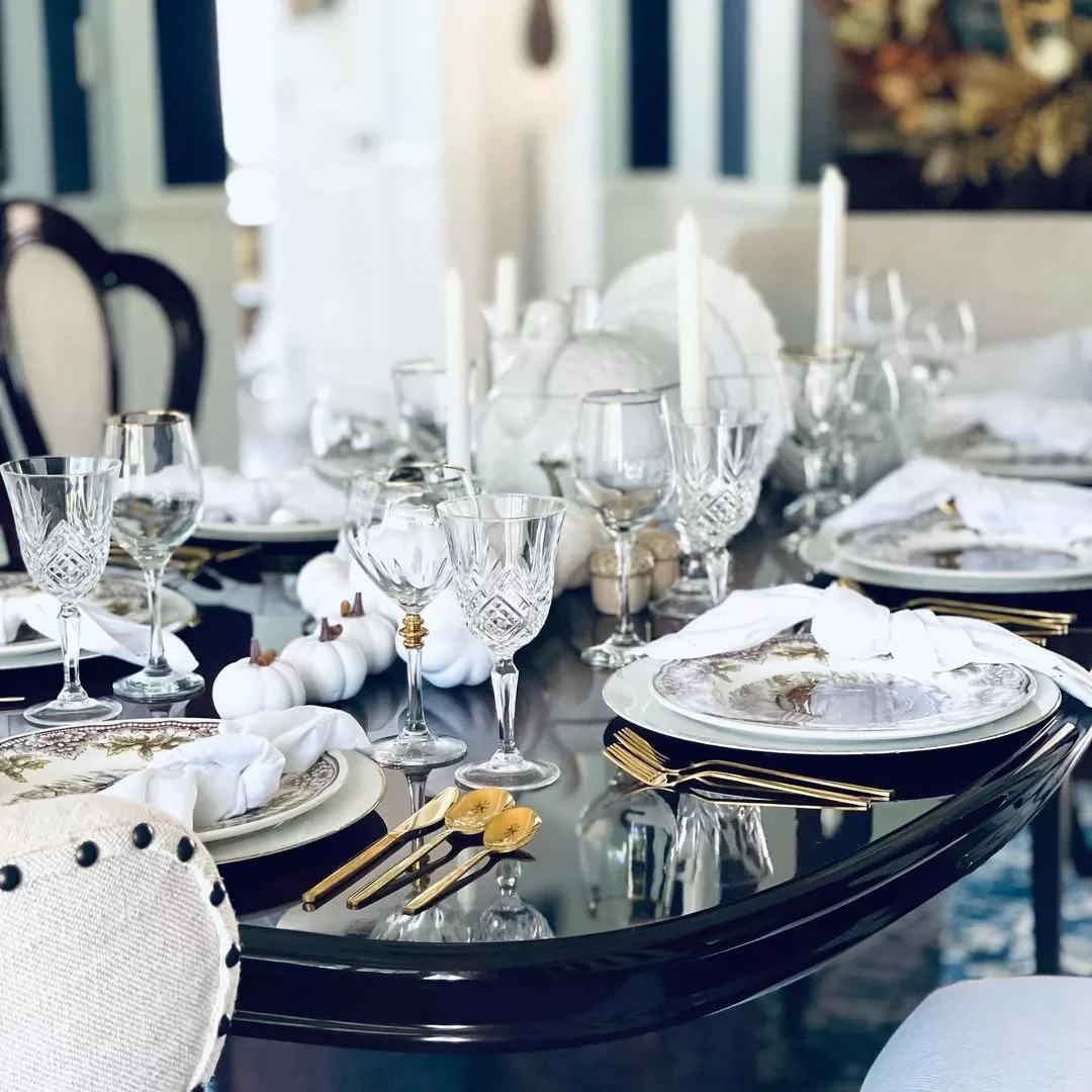 62 Stunning Thanksgiving Table Ideas That Will Wow Your Guests 26 Classic Thanksgiving Table
