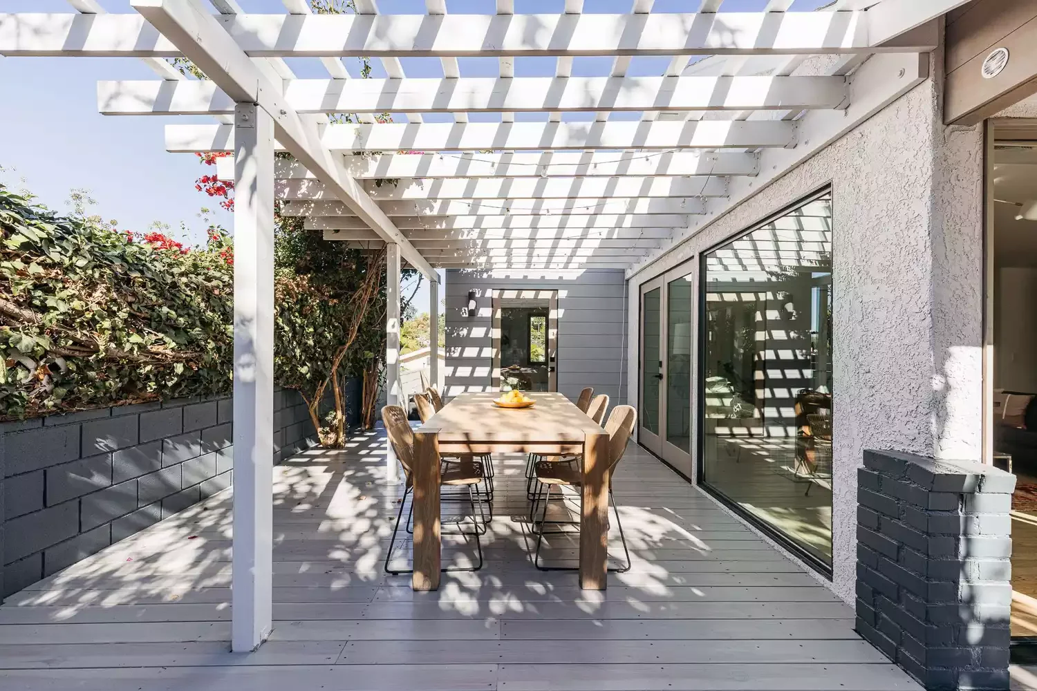 12 Beautiful Pergola Roof Designs That Will Transform Your Outdoor Living Space 2 Classic White Cross Beams Roof