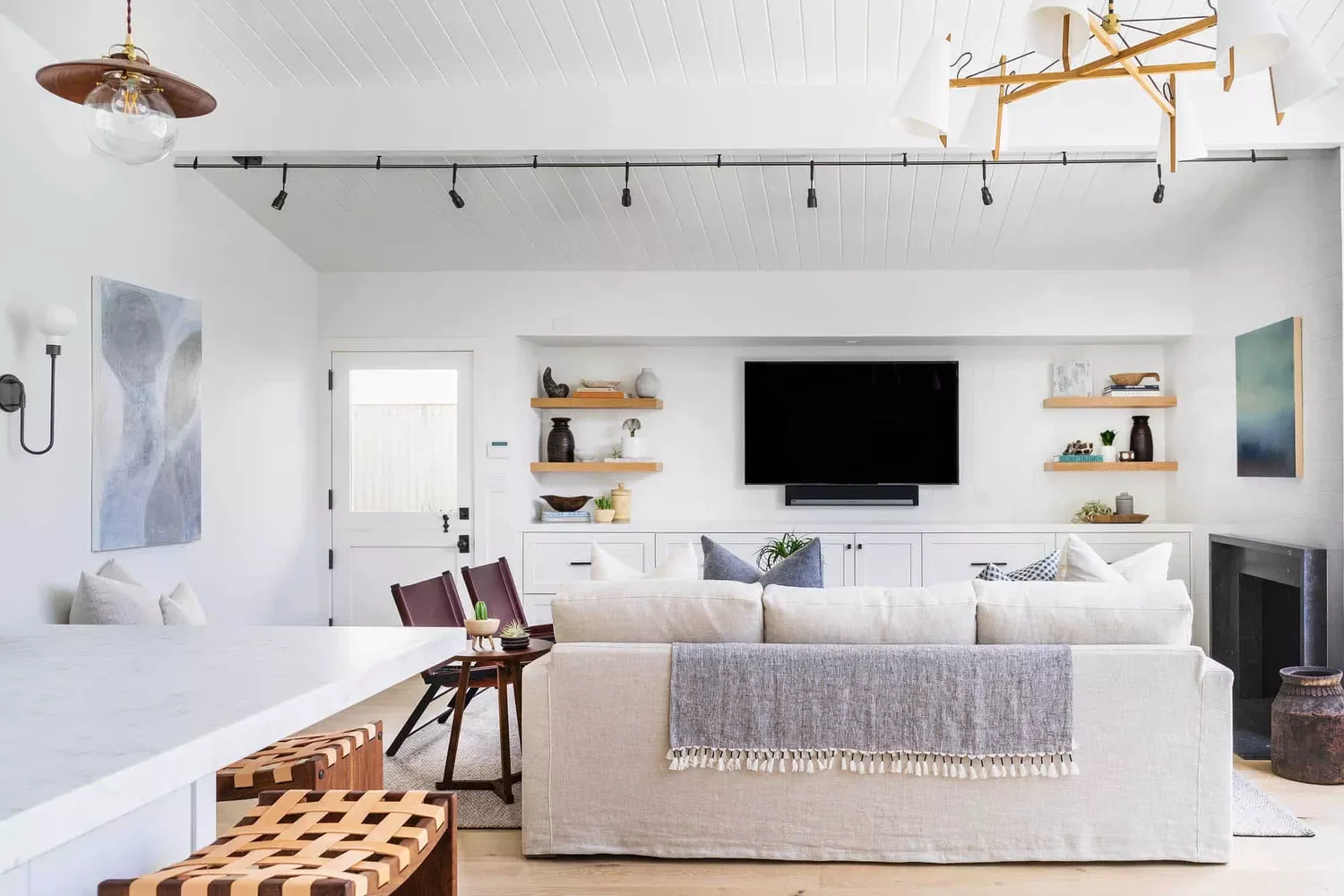 32 Coastal Living Room Ideas That Bring Ocean Vibes Home 15 Clean and Subtle
